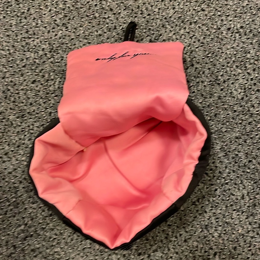 Cute and convenient VS makeup bag for jewelry or makeup or any other use.